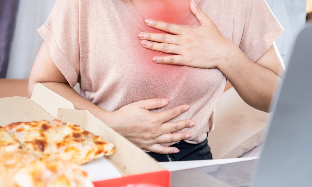 Chest pain after eating causes including heartburn acid reflux and digestive conditions