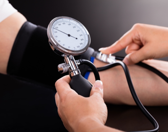 hypertensive emergency symptoms